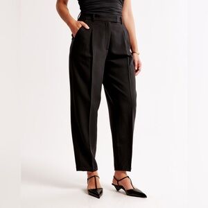 Abercrombie Curve Love Ankle Grazing Tapered Tailored Pant